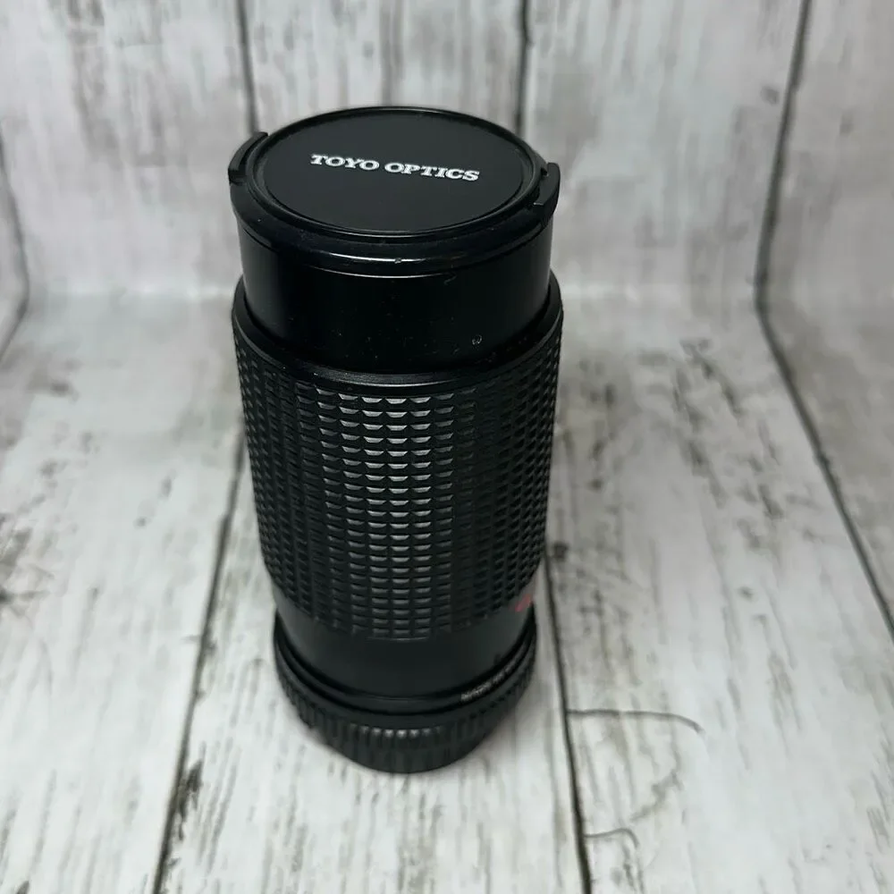 Toyo Optics Auto Macro Zoom Lens 1:45‎  75-200mm  No. K8645883
